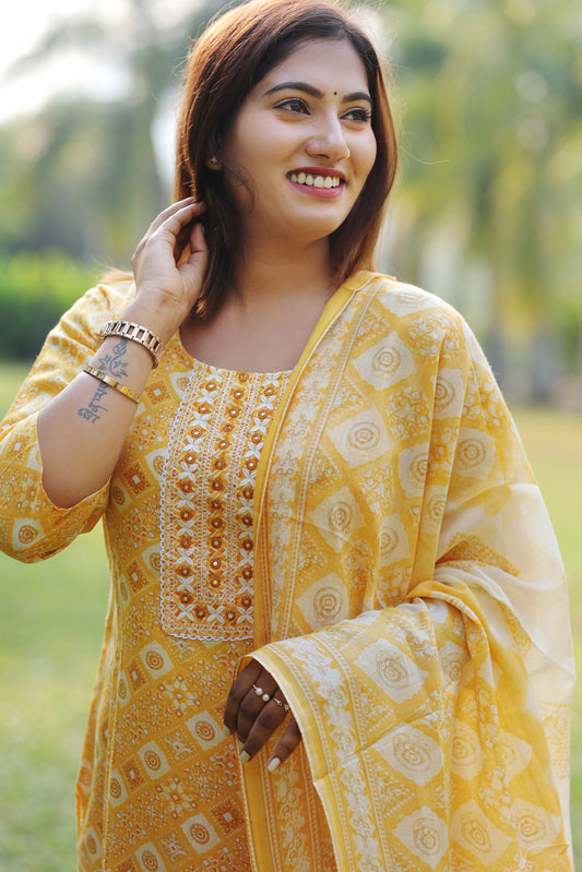 Kavya Kurti | code : 2020