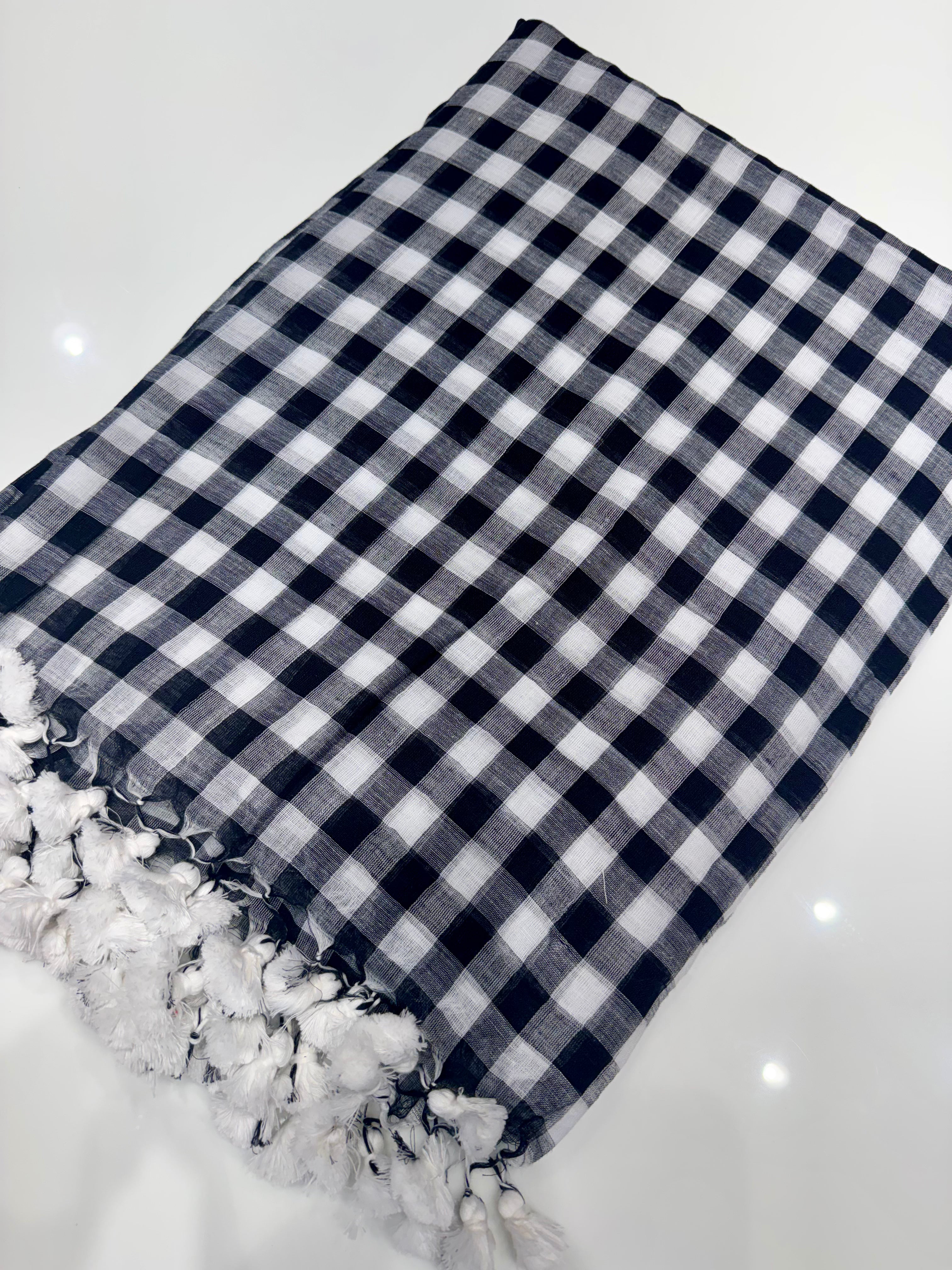 Mulcotten check saree